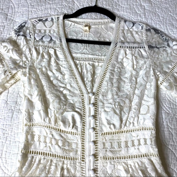 SPELL Clover Lace Gown - Picture 6 of 11